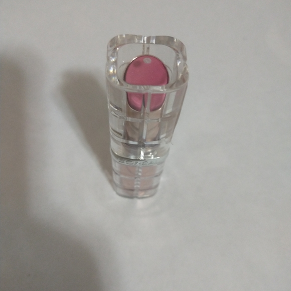 L'OREAL PARIS COLOUR RICHE PLUMP & SHINE LIPSTICK. - Picture 6 of 8